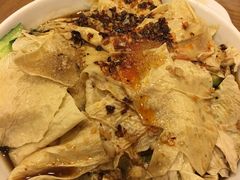 炝豆皮-三鞭一花·独一处·元英砂锅(海光寺店)