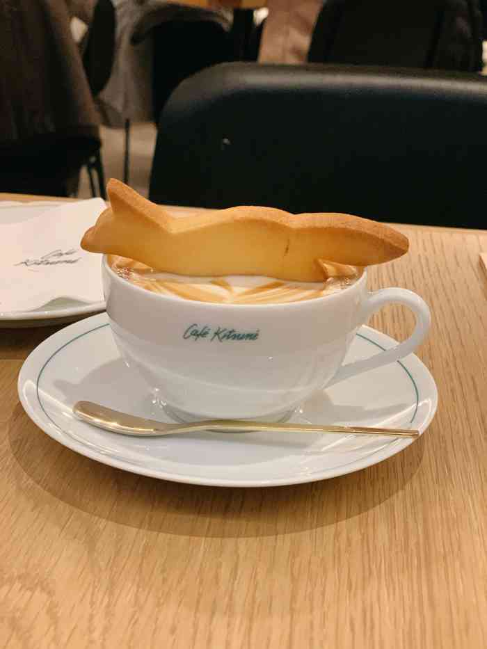 cafe kitsune-"千不该万不该周六来表参道蓝瓶排队失望离.