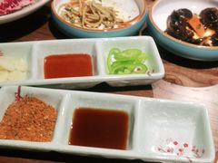 -明洞阿姨·韩式酱蟹烤肉·创意料理(三元桥店)