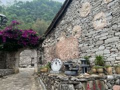 -高荡千年布依古寨旅游景区