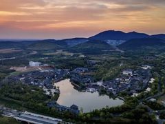 -茅山东方盐湖城景区