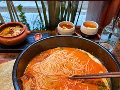 -银米·云南传统过桥米线(双廊黑金冠店)