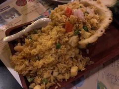菠萝炒饭-胡桃里音乐酒馆(白云五号T5 MALL店)