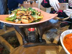 -云海肴·汽锅鸡·云南菜(天山百盛优客店)