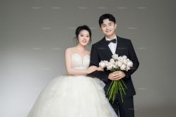 -雪中彩影婚纱摄影·微光艺术中心