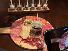 -恰餐厅及酒吧 CHAR Bar & Grill (北京丽都皇冠假日店)