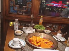 -小天鹅火锅·一线江景洪鼎旗舰店(洪崖洞店)