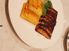 西贡炭烧烤猪颈肉配菠萝-美奈小馆·越南料理(中航城君尚购物中心店)
