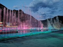 -百里峡七彩艺术小镇