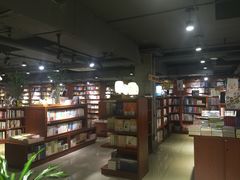-新华书店(印象城店)