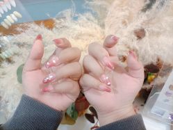 -花系美·美甲美睫精品店