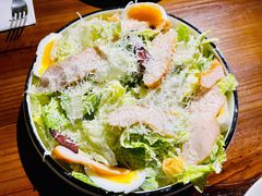 烟熏鸡肉凯撒色拉-MARU玛露音乐餐厅(前滩世贸店)