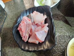 鱼头-景明轩•养生酸汤鱼火锅 云贵鲜菌 现舂野果酸汤(王寨小区店)