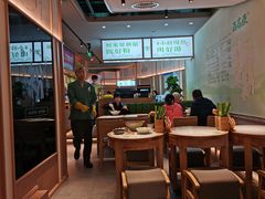 大堂-百春原湖南牛肉粉(百联世纪店)