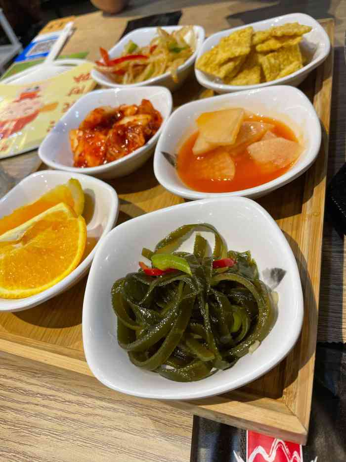 釜御山路边烤肉(诺德广场店)-"闺蜜中的优惠券买的套餐,非常非常的