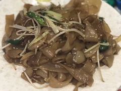 干炒韭黄河粉-阿政粤小馆(中央大街店)