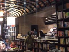 -钟书阁(松江泰晤士小镇店)