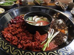 -二荆条·蜀鲜汇城市森林火锅