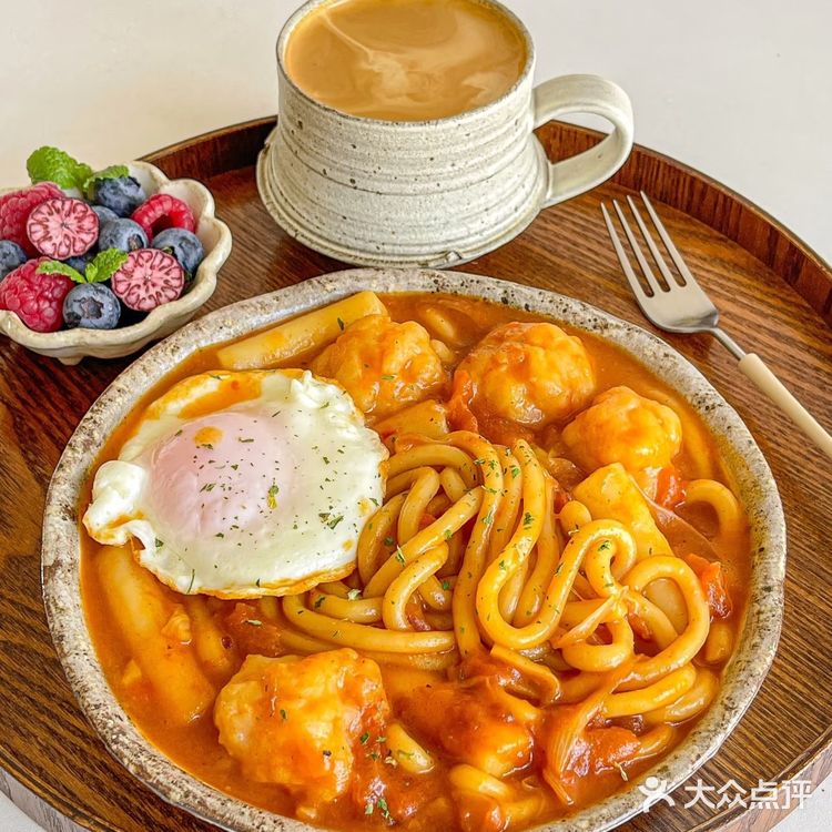 满口浓郁🍳番茄咖喱虾滑乌冬面🍜厚油脂拿铁