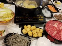 -鲜入围煮花胶鸡海鲜火锅