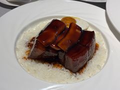 咸蛋目鱼红烧肉-屋里厢上海菜馆