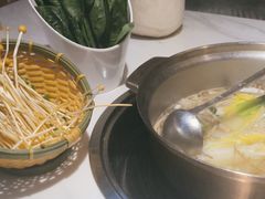 -喃喃椰·糟粕醋·椰子鸡火锅(七堡花园店)