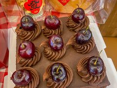 -红宝石·鲜奶小方·海派西点房(南丹店)