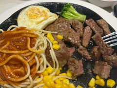 -汤姆家的牛排意面披萨(新城市广场店)