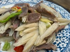 鸭胗炒莲藕带-广迎居老正兴菜馆