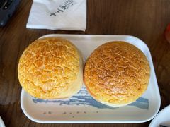 酥皮菠萝油-十二悦厨·茶餐厅(比斯特上海购物村店)
