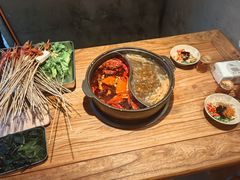 -郑记·古法黑砂锅串串(龙泉店)