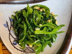 菠菜-毛辣果·贵州红酸汤牛肉火锅(西单店)
