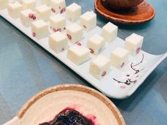 酸奶糕-诺敏塔拉奶茶-布里亚特包子-手把肉(锦都会店)