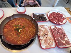 -毛辣果·贵州红酸汤牛肉火锅(西单店)