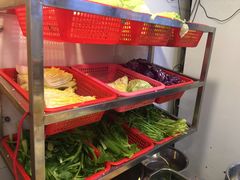-愉肴麻辣香锅(中山路店)