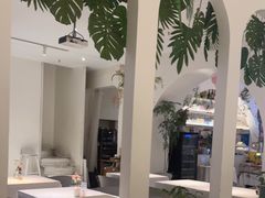 -春树下·树屋花房西餐厅(罍街AS1980店)