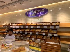 面包甜点陈列柜-老佛爷饼店