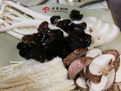 -羊家胡同·龙虾烧烤火锅(龙汇路店)