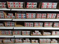 -来此探索玩具仓储店