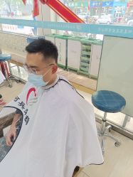 -阿兵荣辉美容理发有限公司