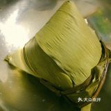 不喜欢里面放肉的粽子，感觉粽子就应该甜甜的，放豆沙