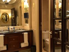 -广州富力丽思卡尔顿酒店