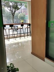 -苗医生专业祛痘·皮肤管理