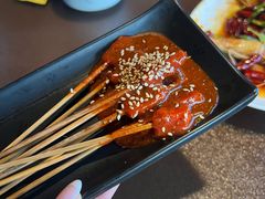 -曼听小寨海鲜烧烤·大连辣炒大王(盖州街店)