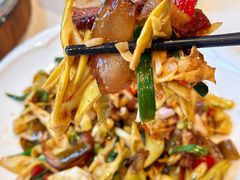 -江城小馆陕南妈妈菜·全球旅行餐厅(钟楼店)
