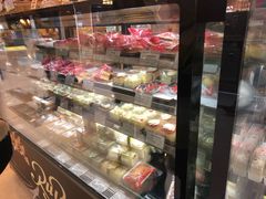 零售区-红宝石·鲜奶小方(莘庄龙之梦店)