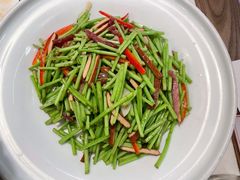 咸肉炒芦蒿-徽镇小厨·经典徽菜(马连道店)