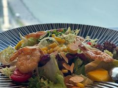 莓果牛油果混合色拉-Da Ivo哒伊沃意大利魔镜餐厅(外滩店)