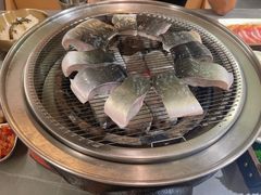 -围炉肉舍•炭烤活鳗•丹东海鲜烤肉(步行街店)