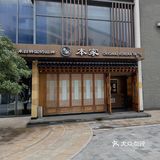 这家烤肉也太好吃了吧